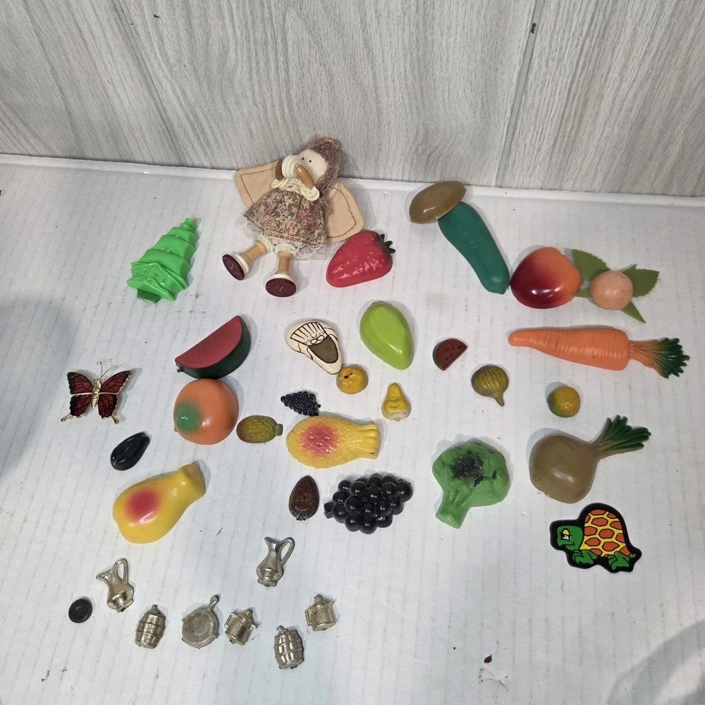 Vtg Lot 35 Kitsch Plastic Fruit Veggie Refrigerator Fridge Magnets Anthro